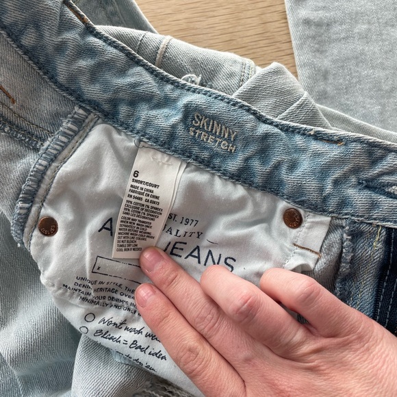 American Eagle Outfitters Light Blue Ripped Skinny Jeans - Picture 3 of 5